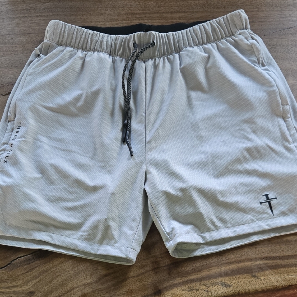 3 Nails Shorts
